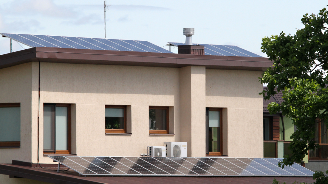 Paskelbtas paramos kvietimas "Fizinių asmenų saulės elektrinių įsirengimas namų ūkiuose (didinantiems jau esamos elektrinės galią) 2023-04 Nr. 03-008-J-0001-J02"